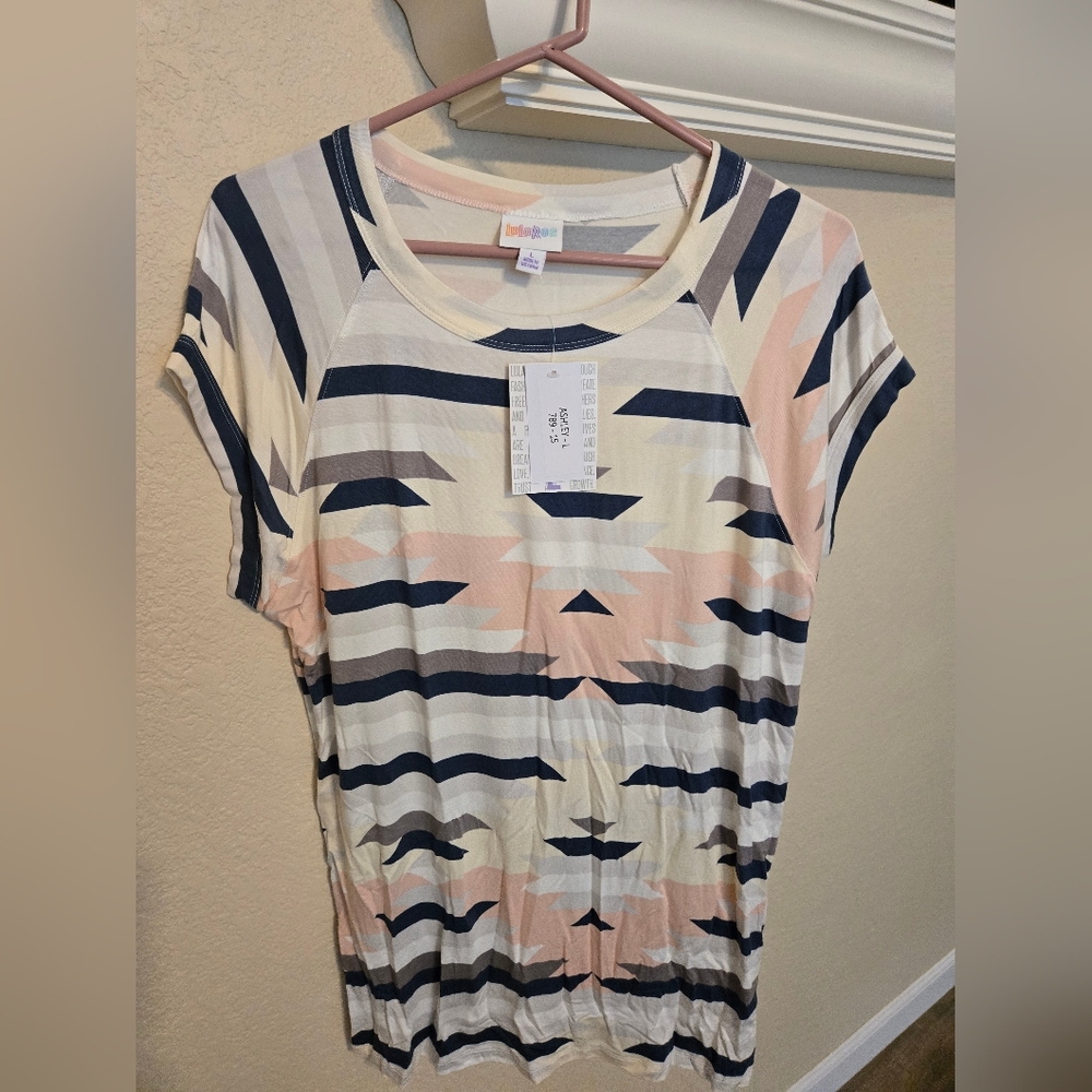 NWT Lularoe Ashley style top, size L
